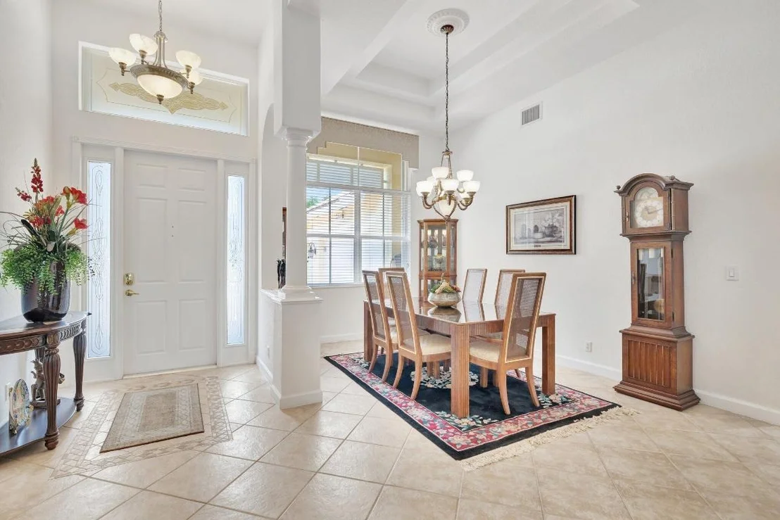 Photo of 699 SW River Bend Circle