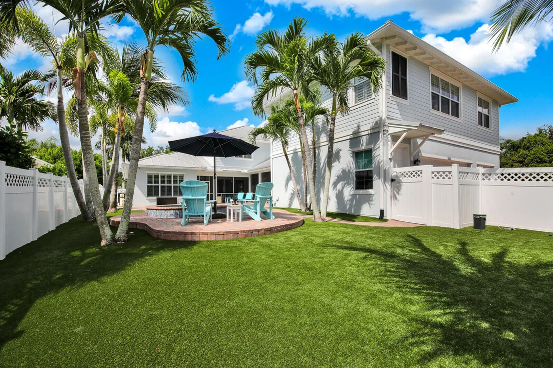 Photo of 1029 N Jeaga Drive