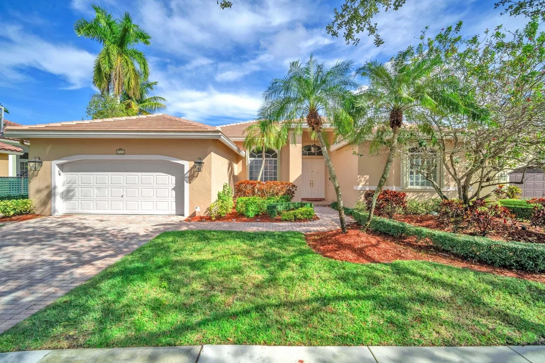 Photo of 2984 Oakbrook Drive