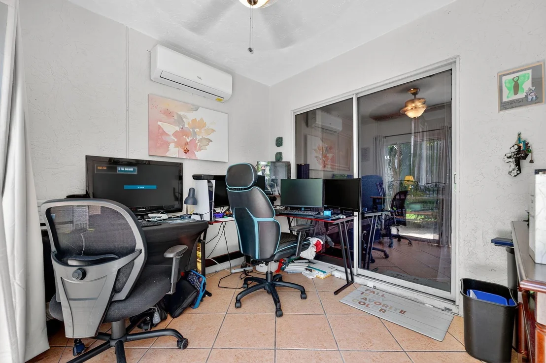 Photo of 5565 American Circle