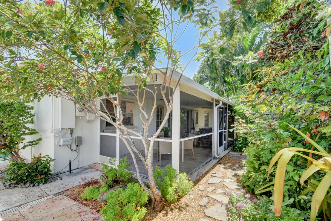 Photo of 335 Vanderbilt Drive