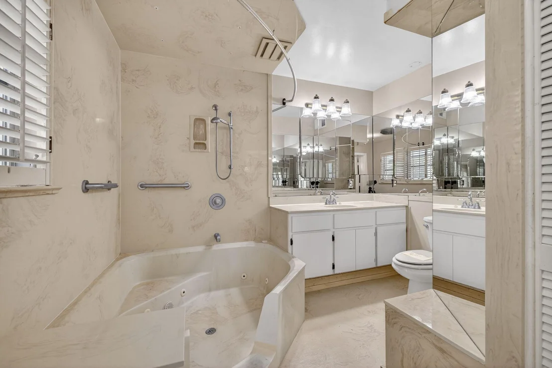 Photo of 1040 SE 5th Street SE