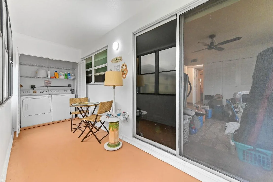 Photo of Unit M at 577 Monaco