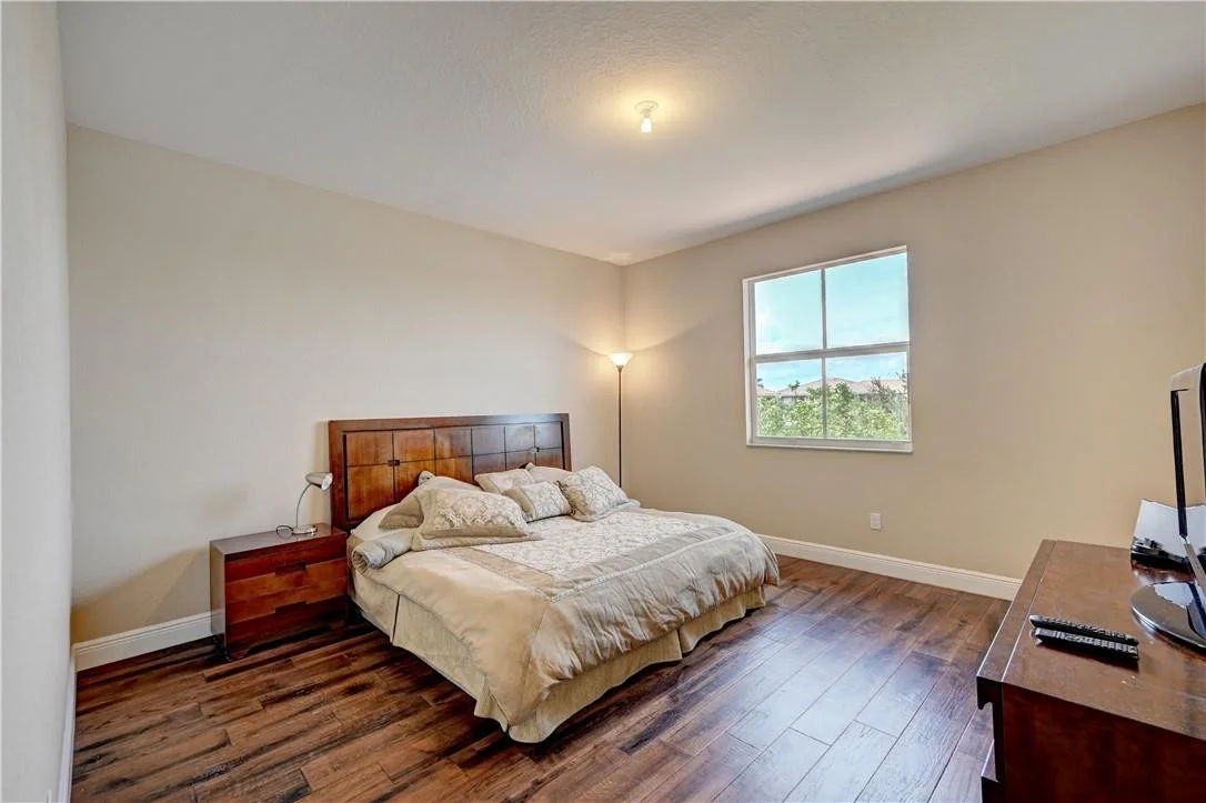Photo of 8631 S Lakeside Bend