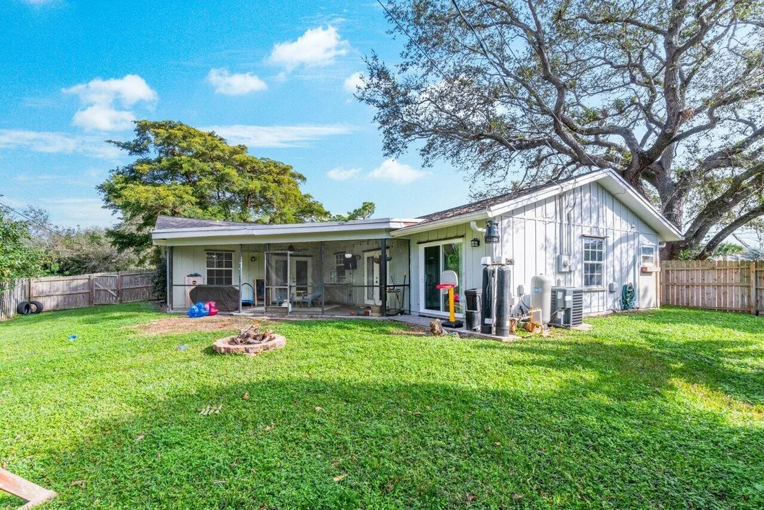 Photo of 4516 Pinetree Drive