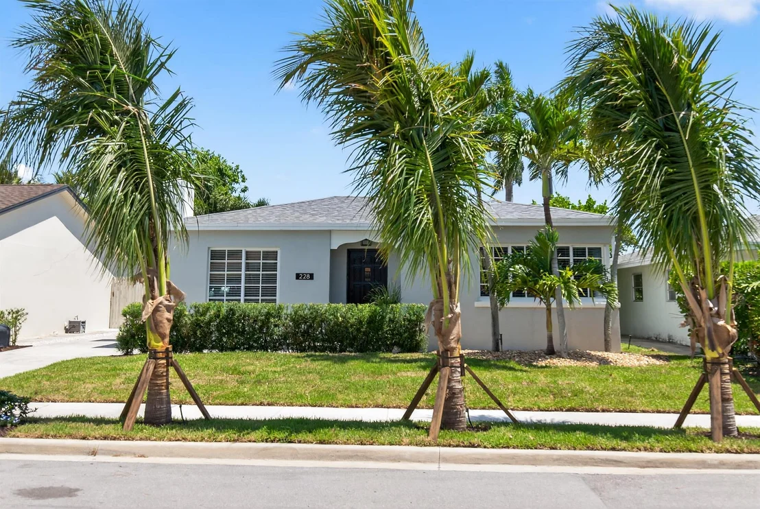 Photo of 228 Wellesley Drive