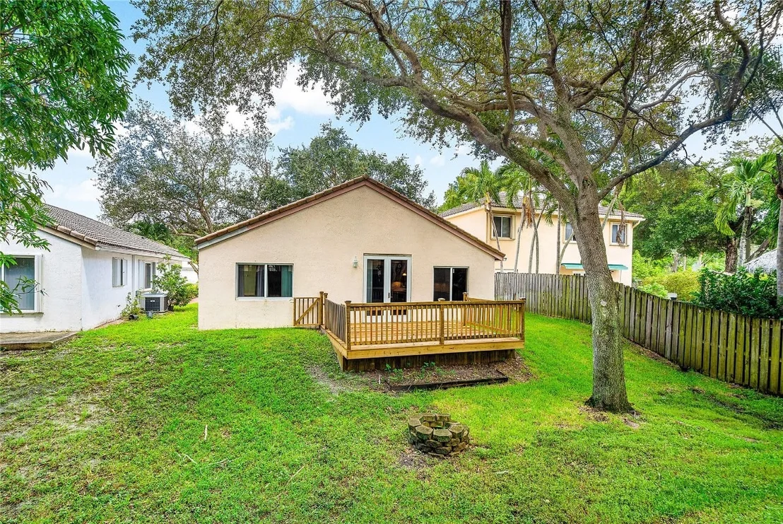 Photo of 1443 Banyan Circle