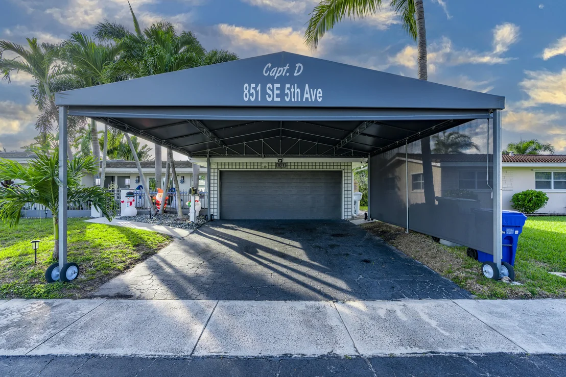Photo of 851 SE 5th Avenue