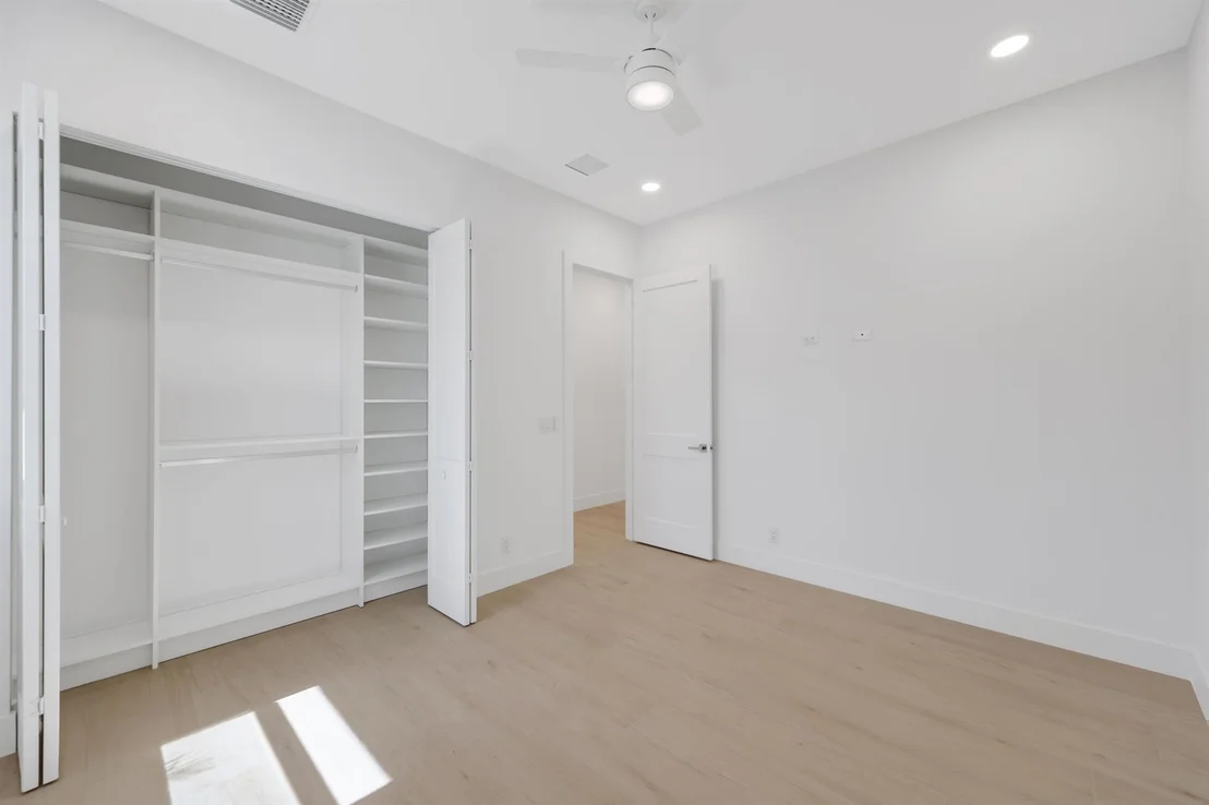 Photo of 737 Nighthawk Way