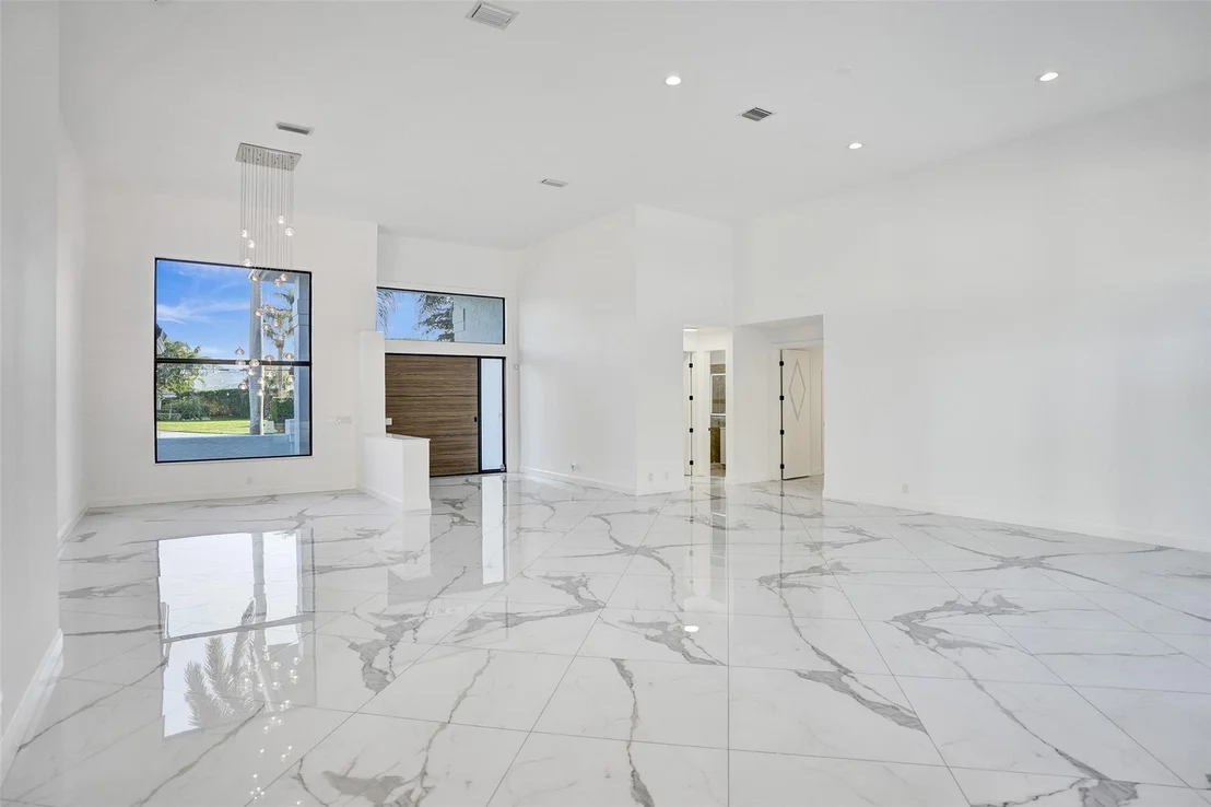Photo of 4701 Pine Tree Drive