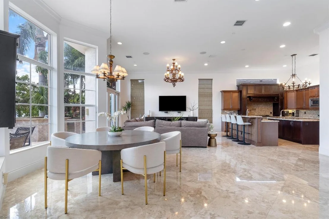 Photo of 932 Banyan Drive