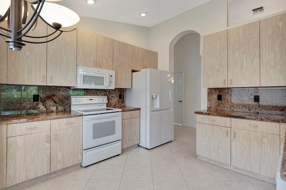 Photo of 6661 Sherbrook Drive