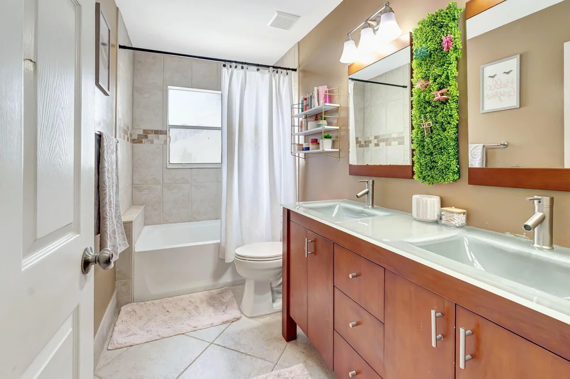 Photo of 8884 Spring Valley Drive