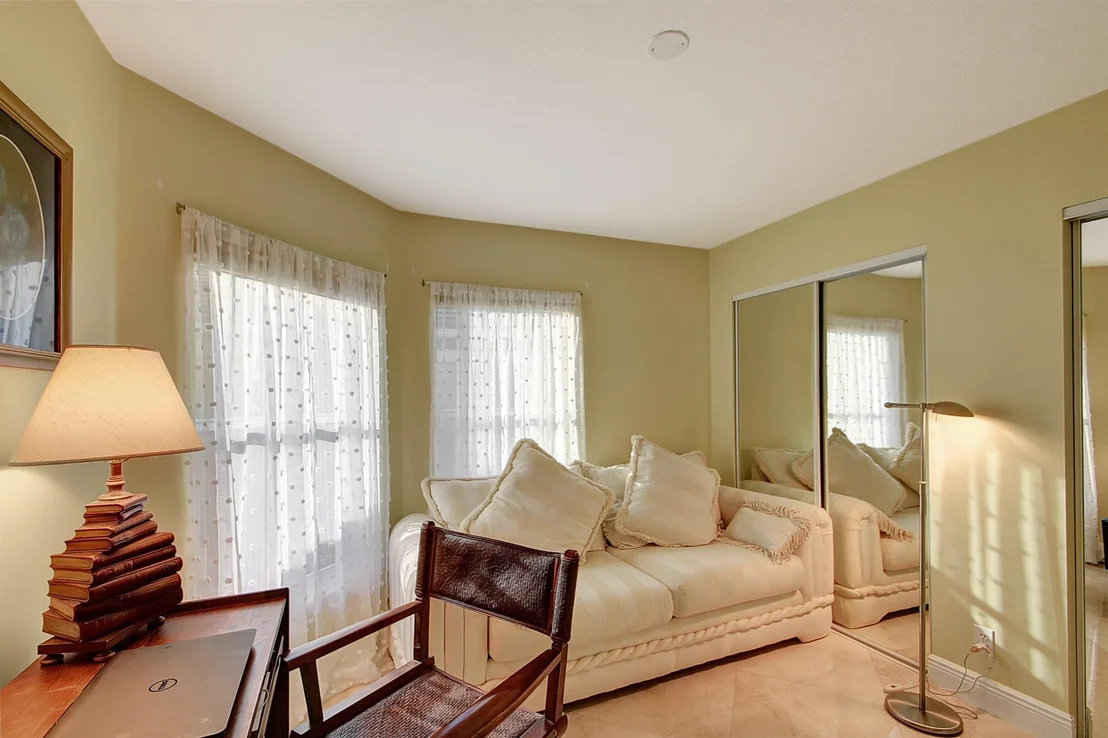 Photo of 120 Harbor Lake Circle