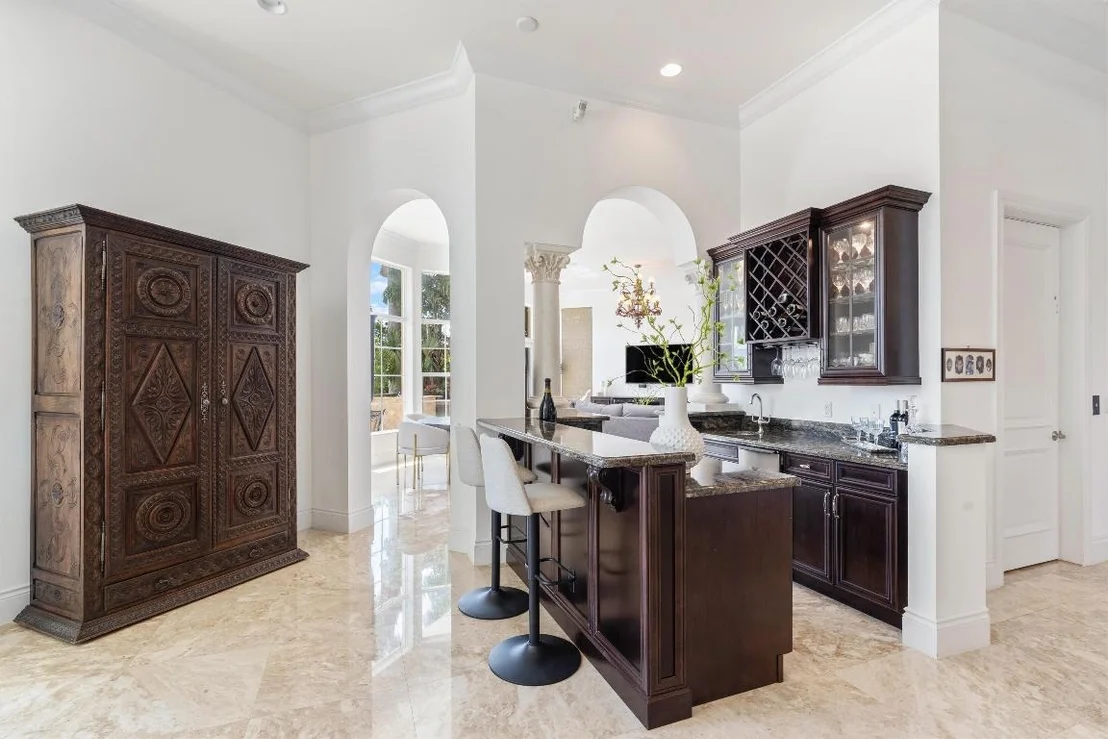 Photo of 932 Banyan Drive