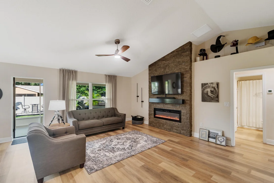 Photo of 1489 Bevan Drive