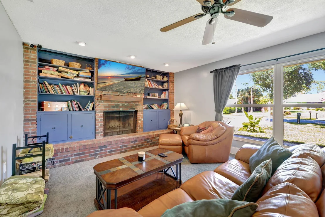 Photo of 5903 Sunset Boulevard