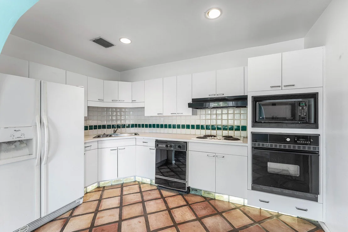 Photo of 122 Euclid Boulevard