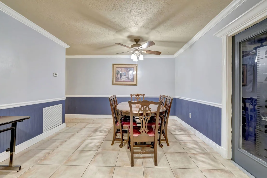 Photo of 5903 Sunset Boulevard