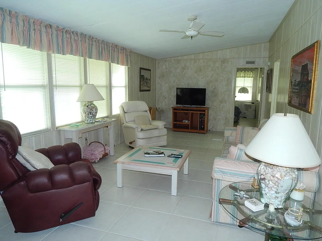 Photo of Unit 31 at 400 N A1a
