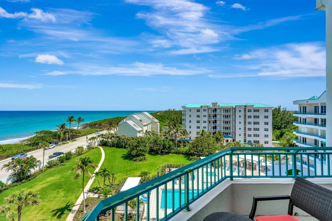 Photo of Unit 603 at 2000 S Highway A1a