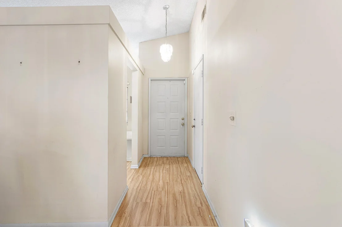 Photo of Unit D at 8077 Springtree Road
