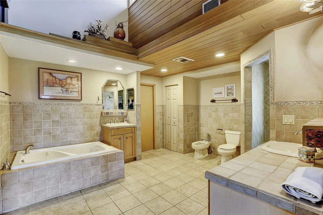 Photo of 2304 Bay Drive