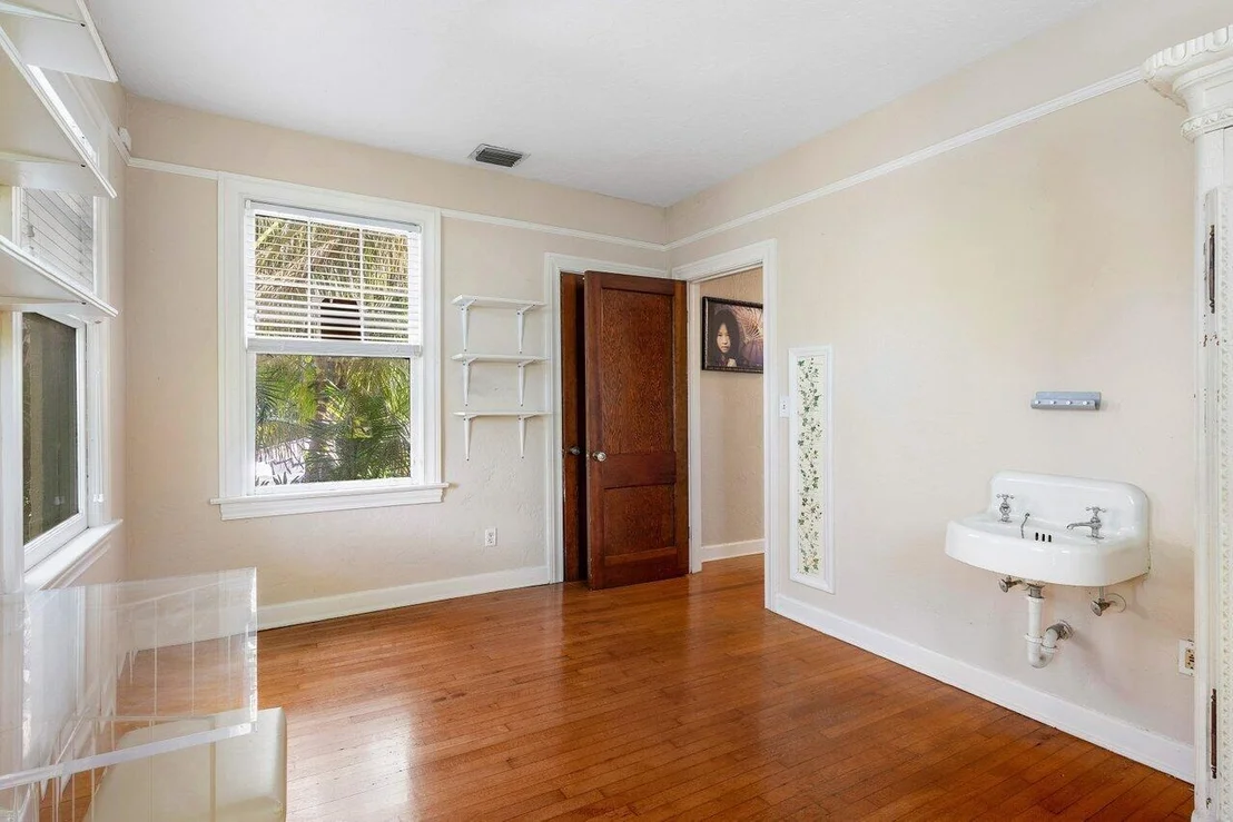 Photo of 739 Sunset Road