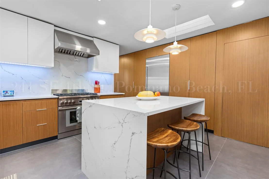 Photo of 241 SE 4th Street
