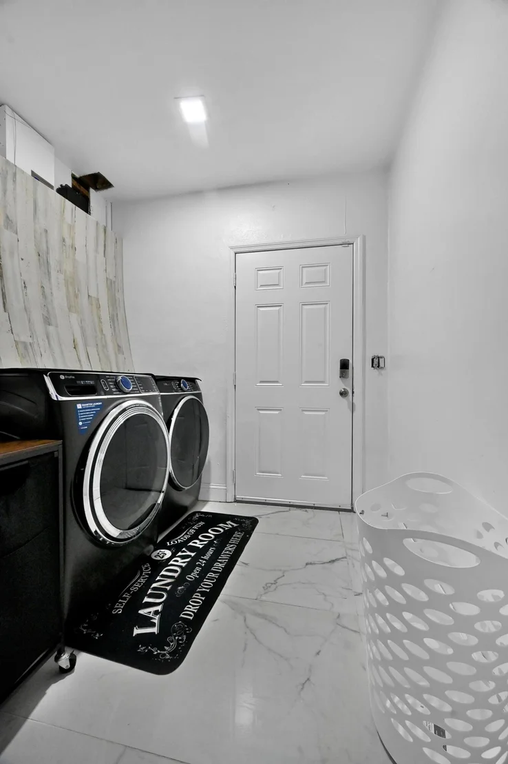 Photo of 2404 Dade Road