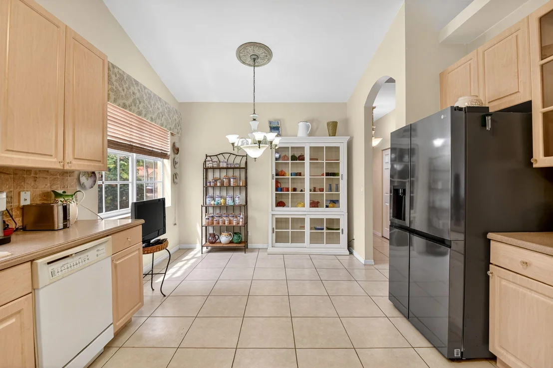 Photo of 6276 Heliconia Road