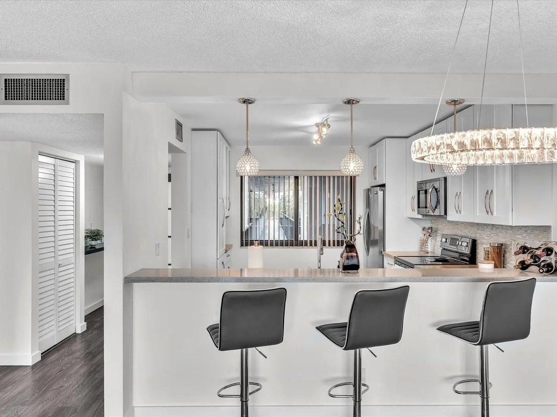 Photo of Unit 403 at 8010 Hampton Boulevard