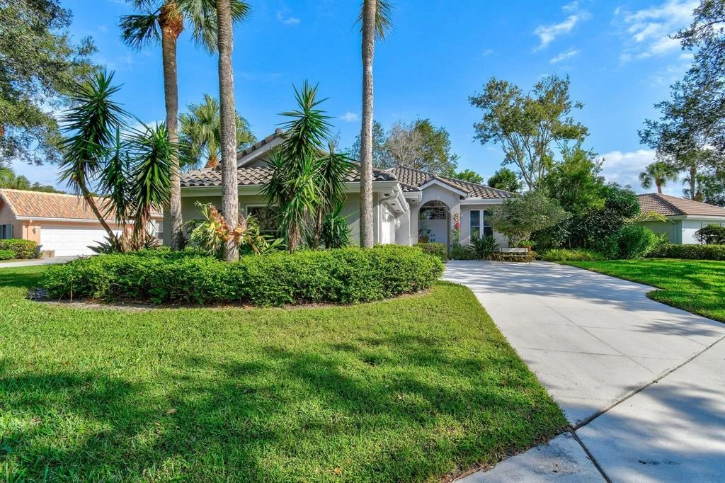 Photo of 187 S Hampton Drive