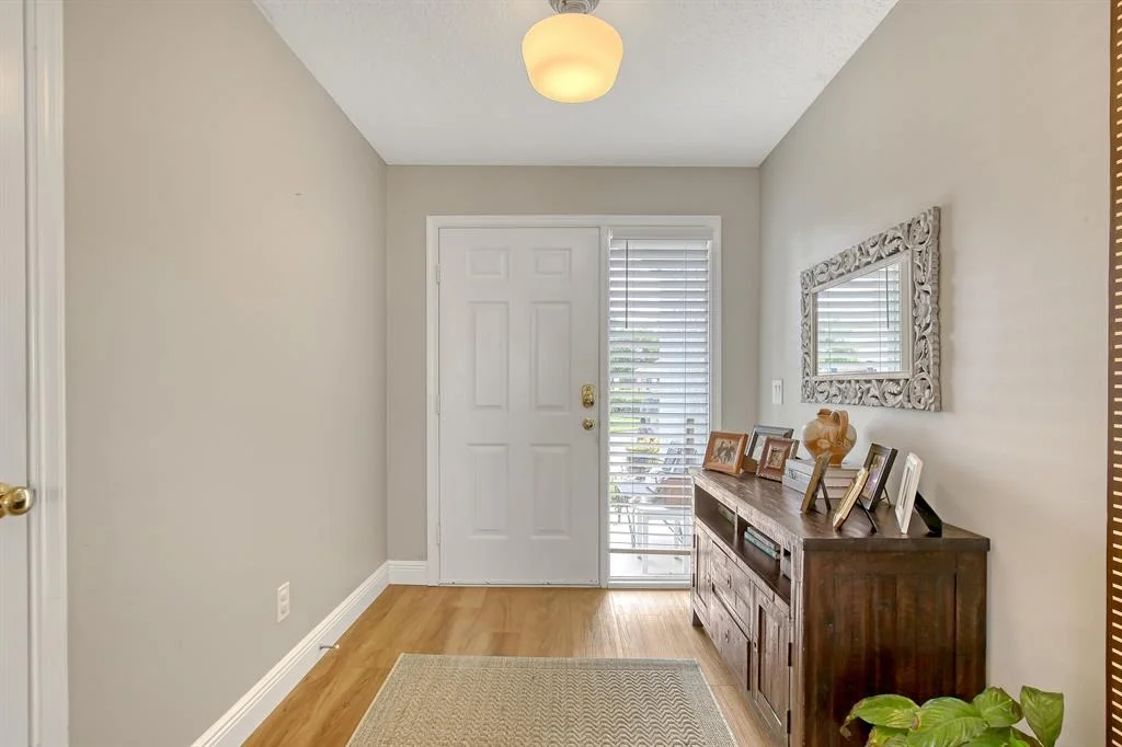 Photo of 263 Moccasin Trail W