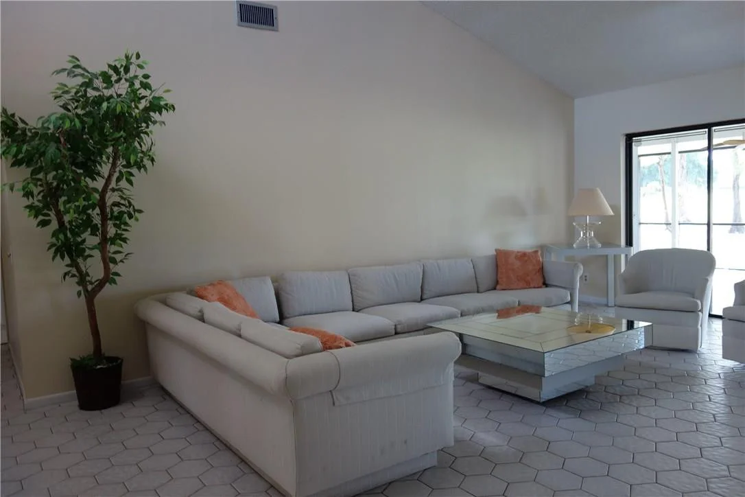 Photo of 8021 Buttonwood Circle