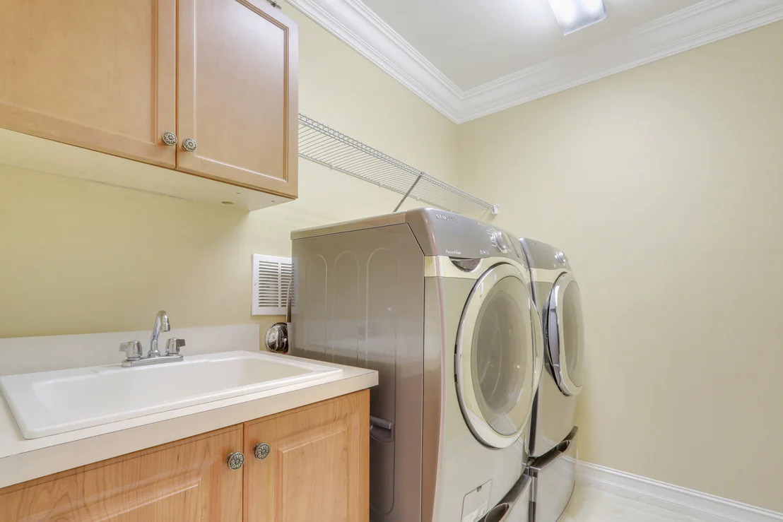 Photo of 533 Edgebrook Lane