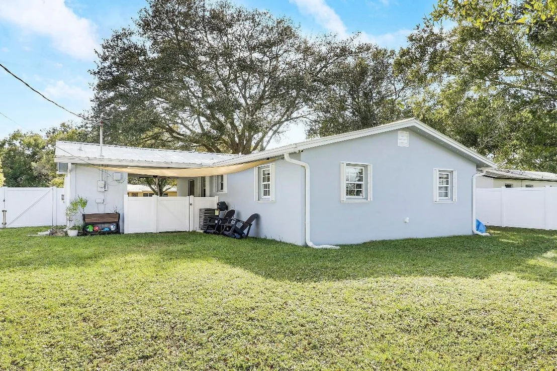Photo of 1002 NW 7th Street