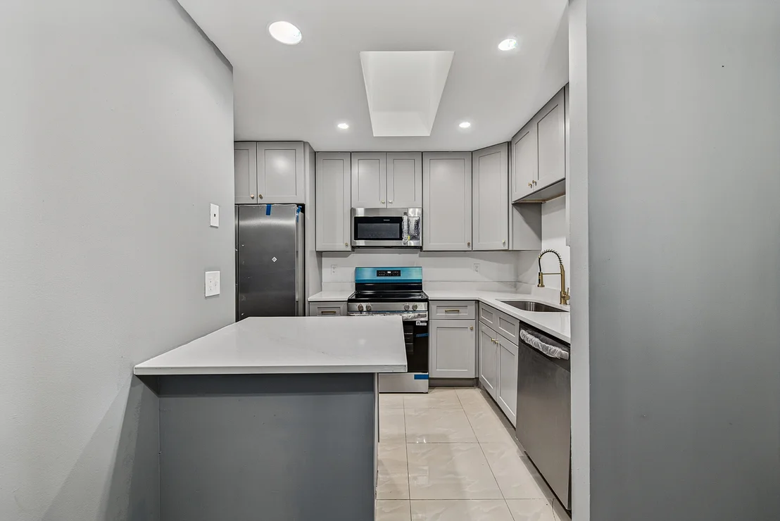 Photo of Unit B at 3402 WATERVIEW Circle