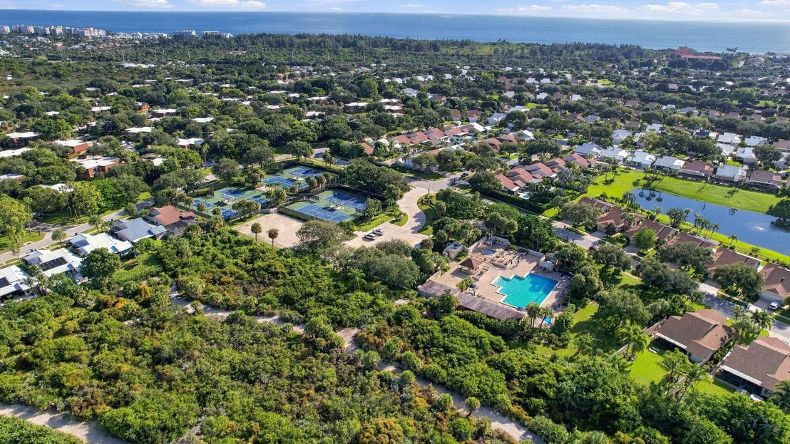 Photo of 352 River Edge Road