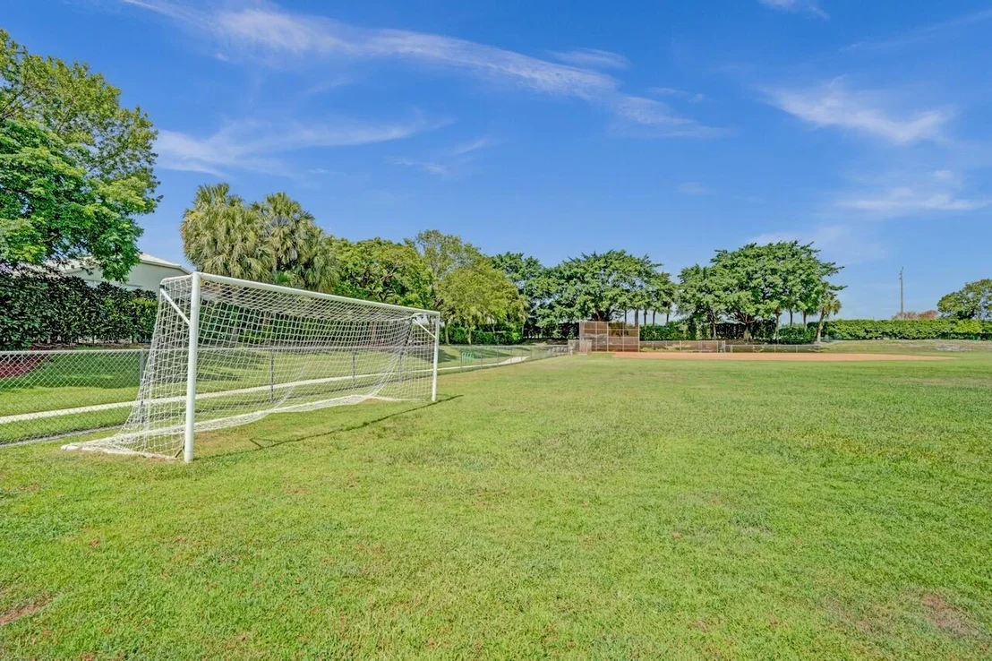 Photo of 7522 Oak Grove Circle
