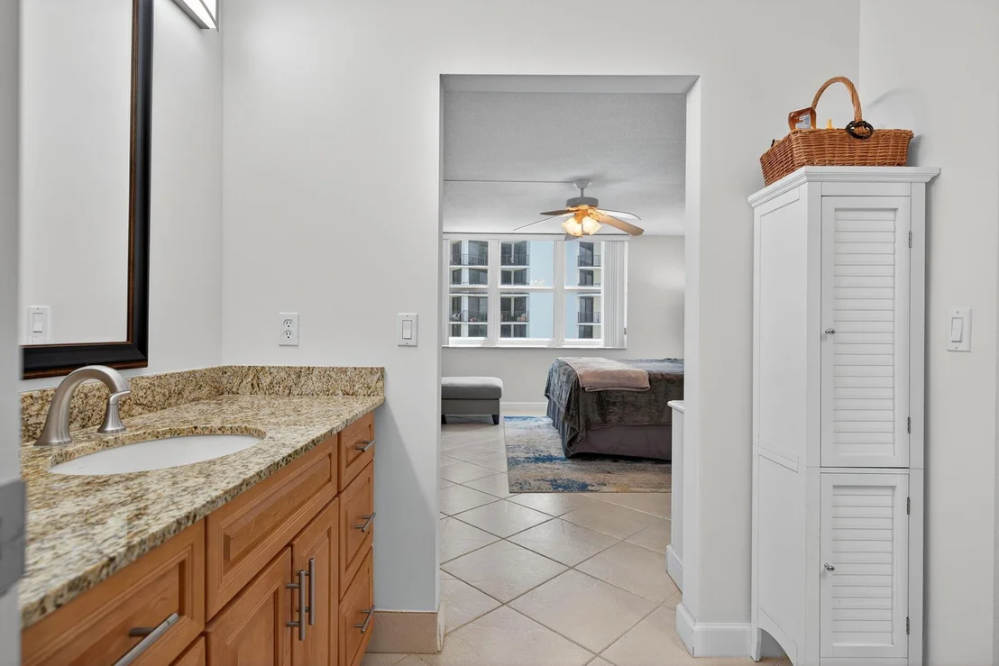 Photo of Unit 607 at 5440 N Ocean Drive