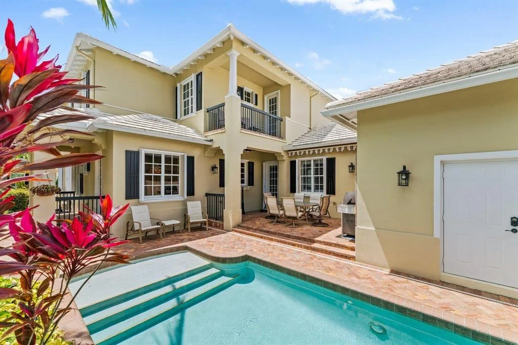Photo of 231 W Bay Cedar Circle