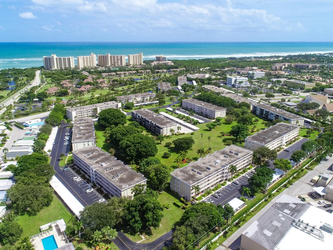 Photo of Unit 209A at 300 N Highway A1a