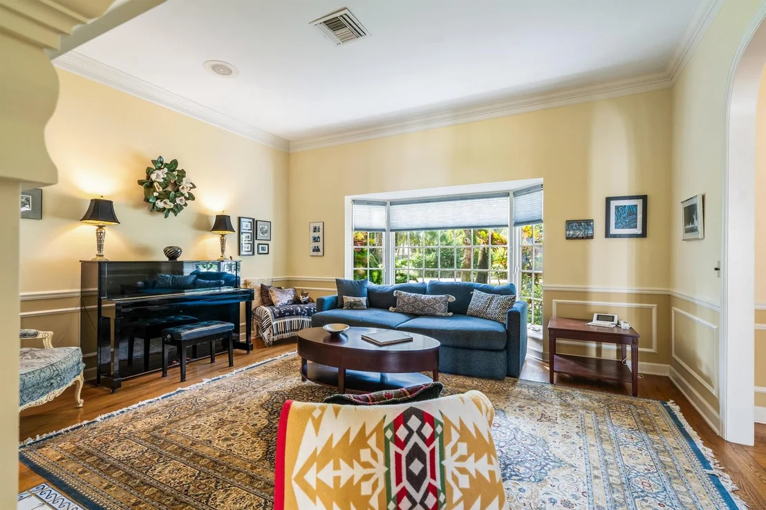 Photo of 1086 Winding River Road