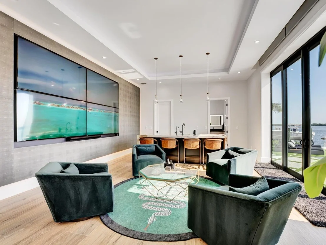Photo of 712 Lakeside Circle