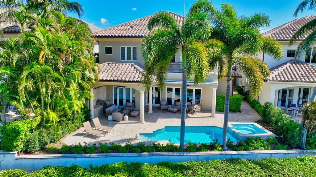 Photo of 4022 S Ocean Boulevard