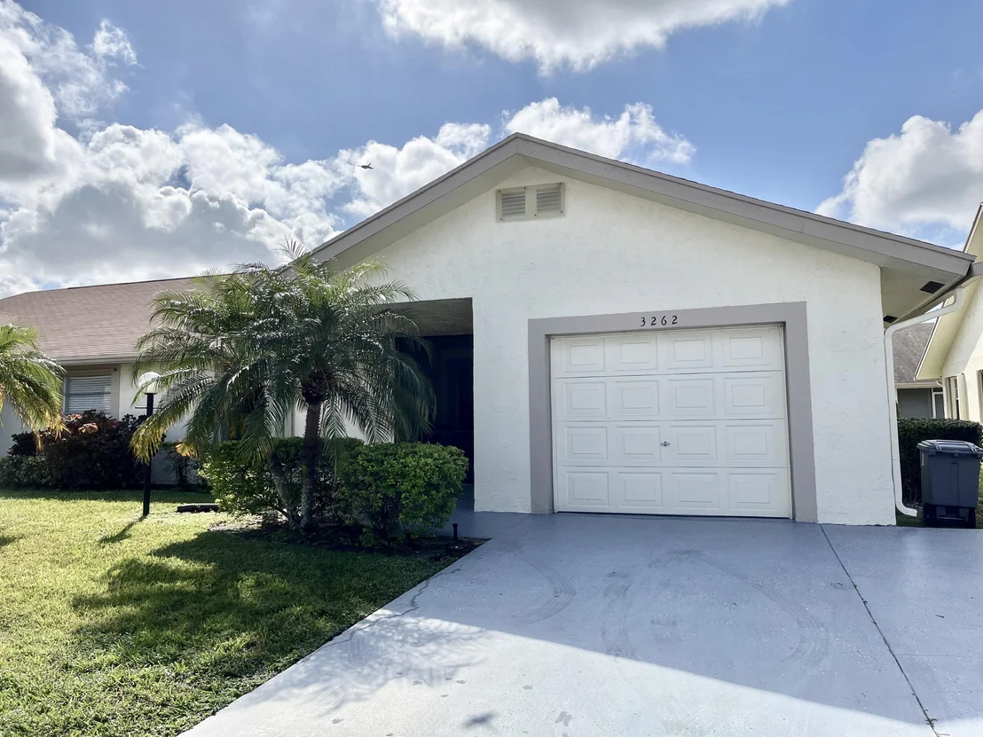Photo of 3262 Anthony Circle N