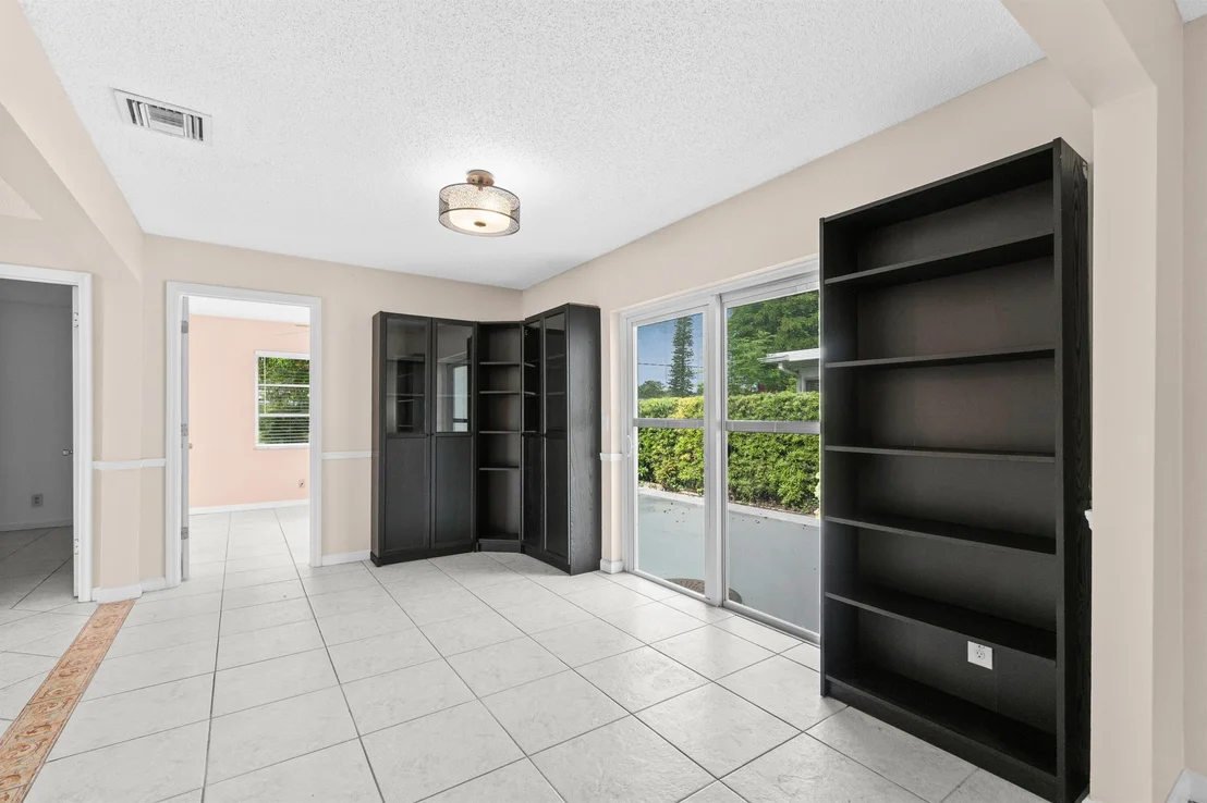 Photo of 2203 Campanelli Boulevard