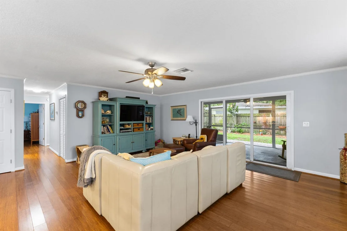 Photo of 454 Tequesta Drive