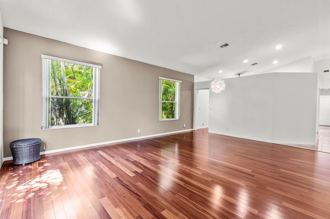 Photo of 5328 Brookview Drive